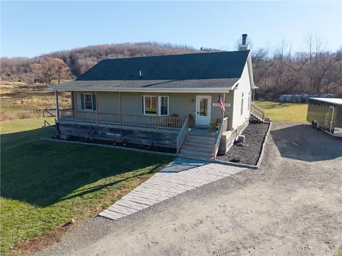902 Brown School Rd, Woodhull, NY 14898