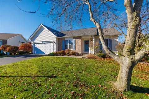 32 Parliament Cir, Greece, NY 14616
