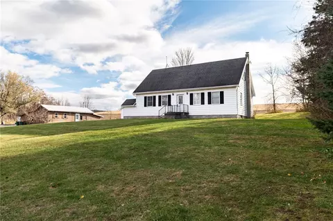 1153 Wyoming Rd, Covington, NY 14591