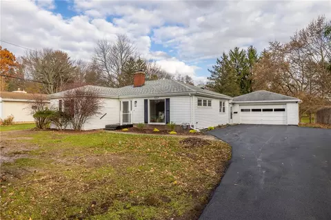 20 White Village Dr, Rochester, NY 14625