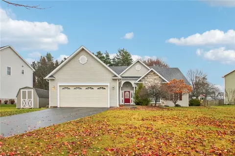 127 Harrogate Xing, West Henrietta, NY 14586