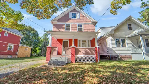 71 Crombie St, Rochester, NY 14605