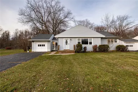 510 Hinchey Rd, Gates, NY 14624