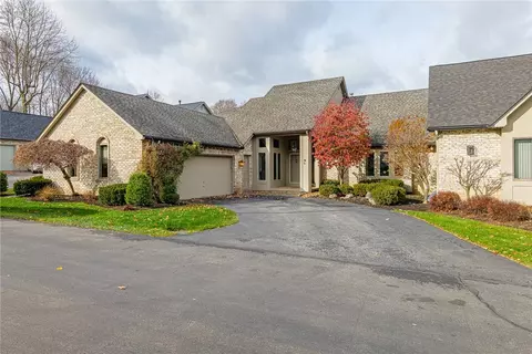 6 Masters Cv, Pittsford, NY 14534