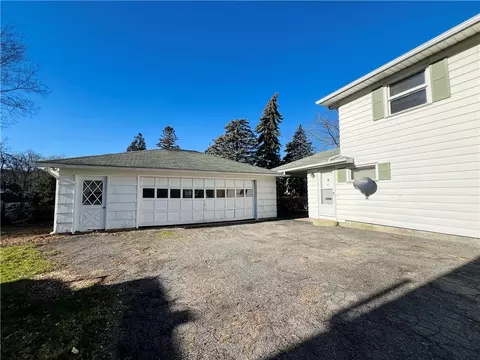 355 Taft Ave, Irondequoit, NY 14609 photo 5
