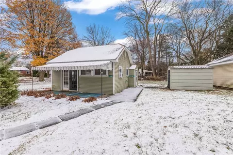 31 Glen Pkwy, Rochester, NY 14609
