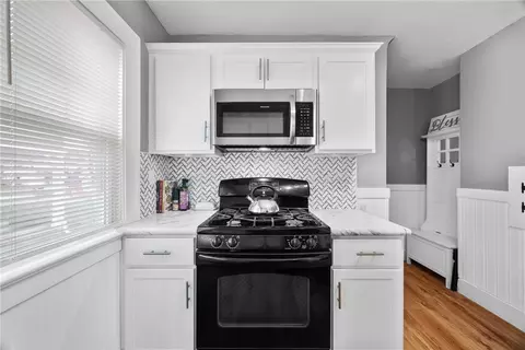 Kitchen - 49 Vinton Rd, Irondequoit, NY 14622 photo 3 of 8