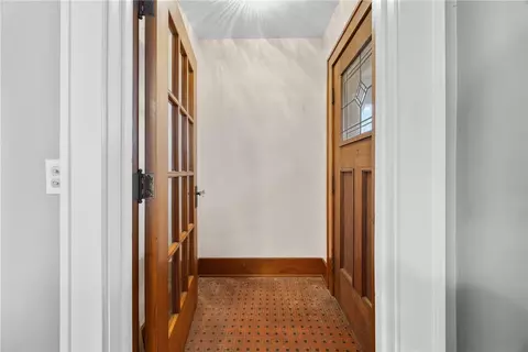 Entry Way - 49 Vinton Rd, Irondequoit, NY 14622 photo 4 of 4