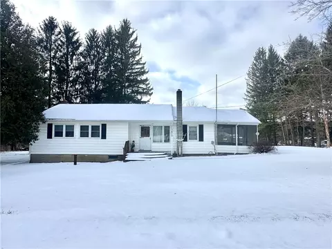 11567 Maple Ave, Naples, NY 14512
