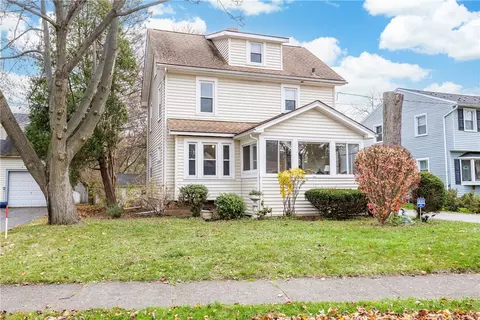 150 Meadow Dr, Rochester, NY 14618