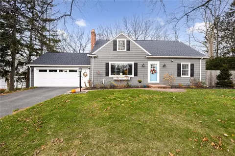 942 Whitney Rd W, Perinton, NY 14450