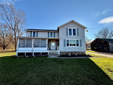 2914 Kenyon Rd, Williamson, NY 14589
