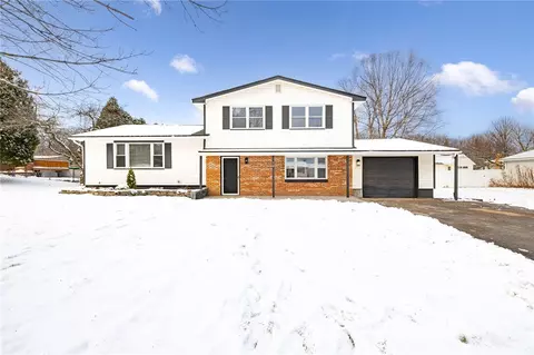 16 Mcnair Dr, Chili, NY 14624