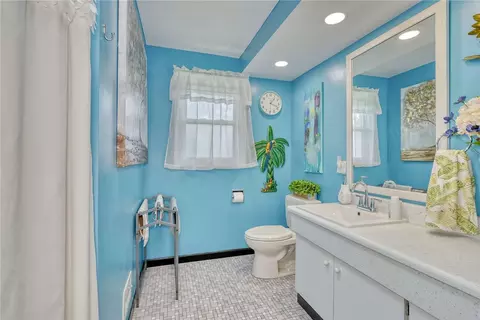 Bath - 250 Webster Rd, Webster, NY 14580 photo 2 of 2