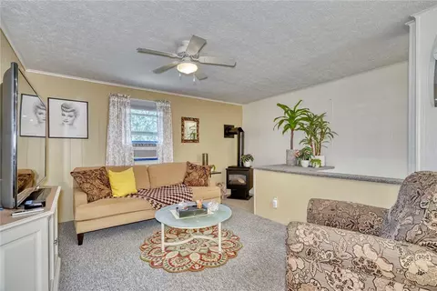 Living - 250 Webster Rd, Webster, NY 14580 photo 4 of 5