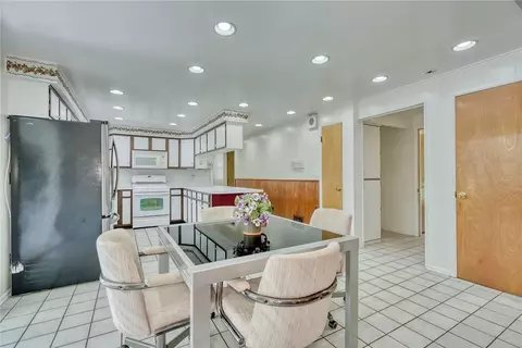 Kitchen - 250 Webster Rd, Webster, NY 14580 photo 6 of 8