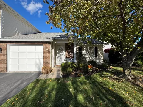 16 Flower Dale Cir, Greece, NY 14626