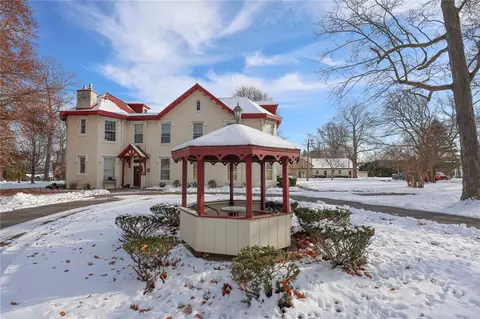 15 Brigham Hall, Canandaigua City, NY 14424
