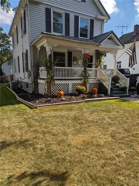 18 Bennett Ave, Oakfield, NY 14125