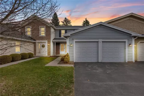 5 Creek Rdg, Pittsford, NY 14534
