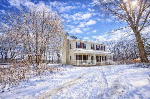 9289 S Street Rd, Le Roy, NY 14482