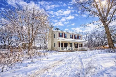 9289 S Street Rd, Le Roy, NY 14482