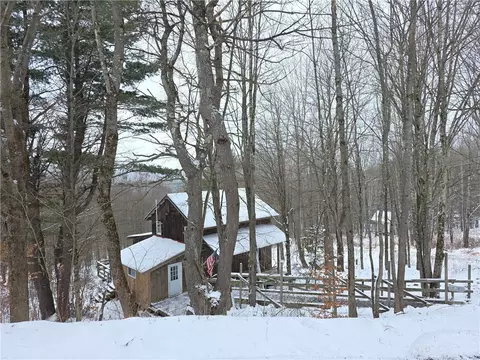 613 Sibley Gulf Rd, Middlefield, NY 13326
