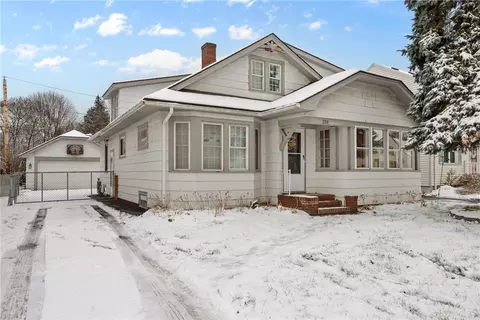251 Hinchey Rd, Gates, NY 14624