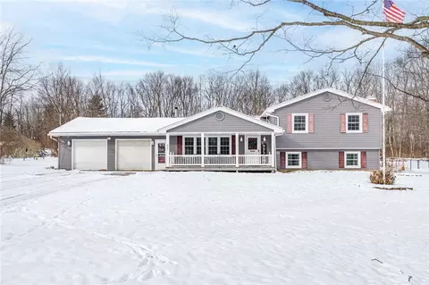 2747 Gildersleeve Rd, Walworth, NY 14568