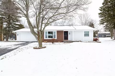 30 Moorland Rd, Greece, NY 14612