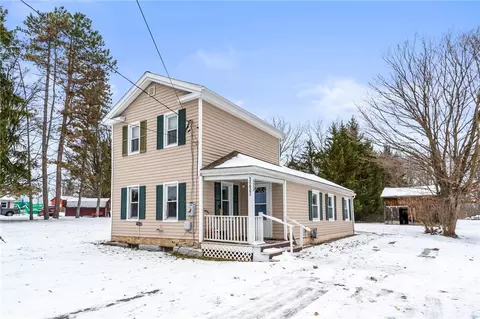 3237 Fowlerville Rd, Caledonia, NY 14423