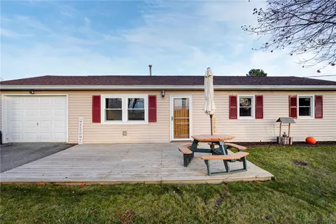2261 Olmstead Rd, Bloomfield, NY 14469