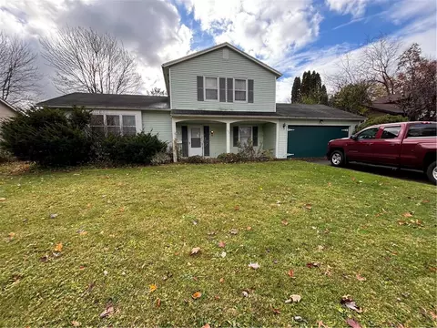 130 Troutbeck Ln, Greece, NY 14626