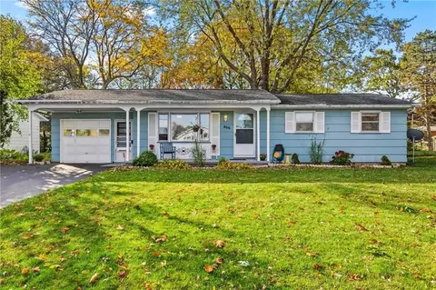 466 Mount Ridge Cir, Greece, NY 14616