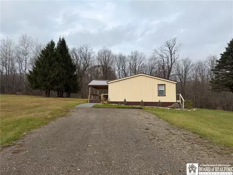 4437 Hewes Rd, Mayville, NY 14757