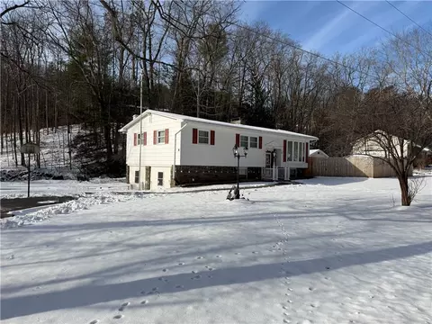 8 Weaver Creek Rd, Erwin, NY 14870