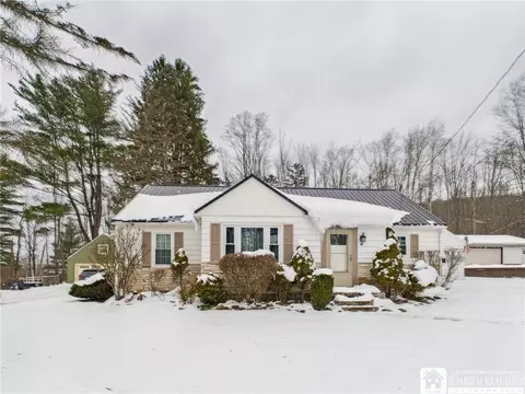 15 Mckune Ave, Bradford, PA 16701