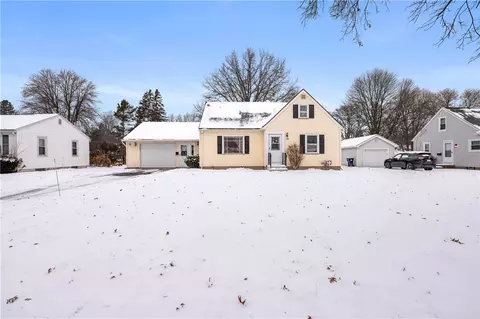 12 Charmaine Rd, Chili, NY 14624