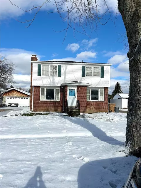105 Rondelay Dr, Cheektowaga, NY 14227
