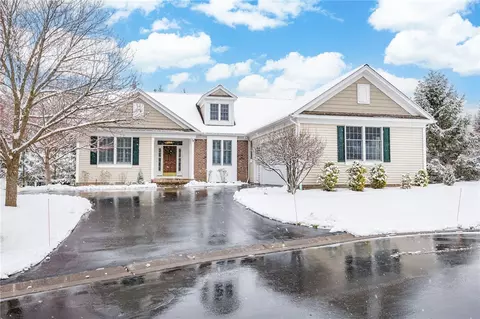 14 Connemara Dr, Pittsford, NY 14534