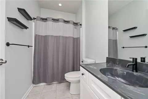 Bath - 53 Maryview Dr, Webster, NY 14580 photo 4 of 4