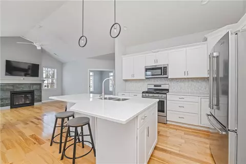 Kitchen - 53 Maryview Dr, Webster, NY 14580 photo 2 of 3