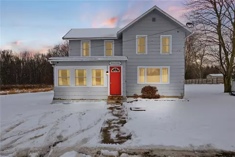 8657 Travell Rd, Lyons, NY 14489