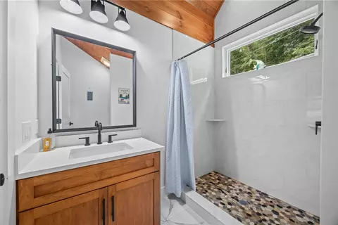 Bath - 11363 E Bluff Dr, Jerusalem, NY 14478 photo 2 of 5