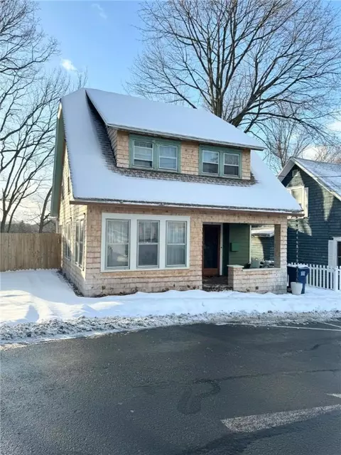 8 Third St, Oneonta, NY 13820