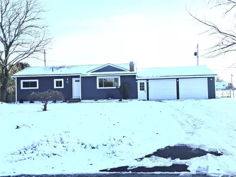 97 Crimson Bramble Rd, Rochester, NY 14623