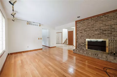 Living - 342 Shadowbrook Dr, Webster, NY 14580 photo 5 of 7