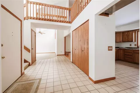 Entry Way - 342 Shadowbrook Dr, Webster, NY 14580 photo 5 of 9