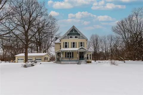 206 E Genesee St, Galen, NY 14433