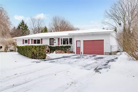 108 Bradford Rd, Pittsford, NY 14534